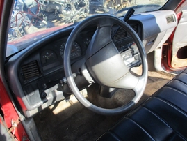 1989 TOYOTA TRUCK DLX STD CAB RED 2.4L AT 2WD Z16272